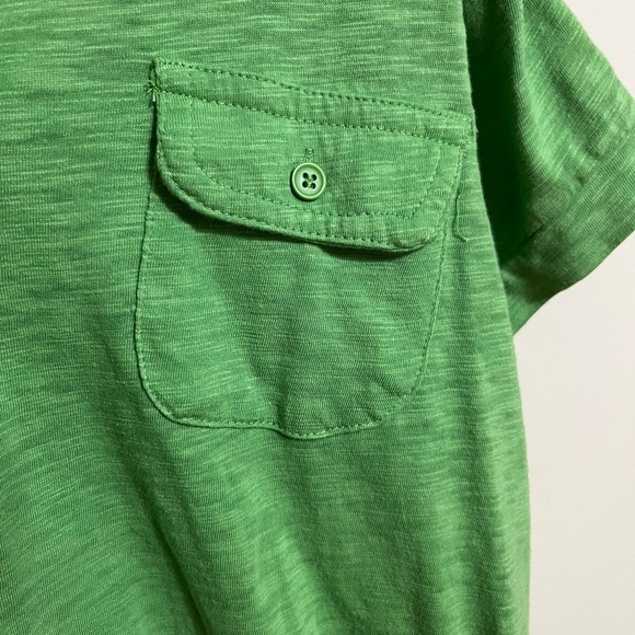 Short sleeve pocket t shirt.  Size 3x but fits like a 2x. - Picture 4 of 4